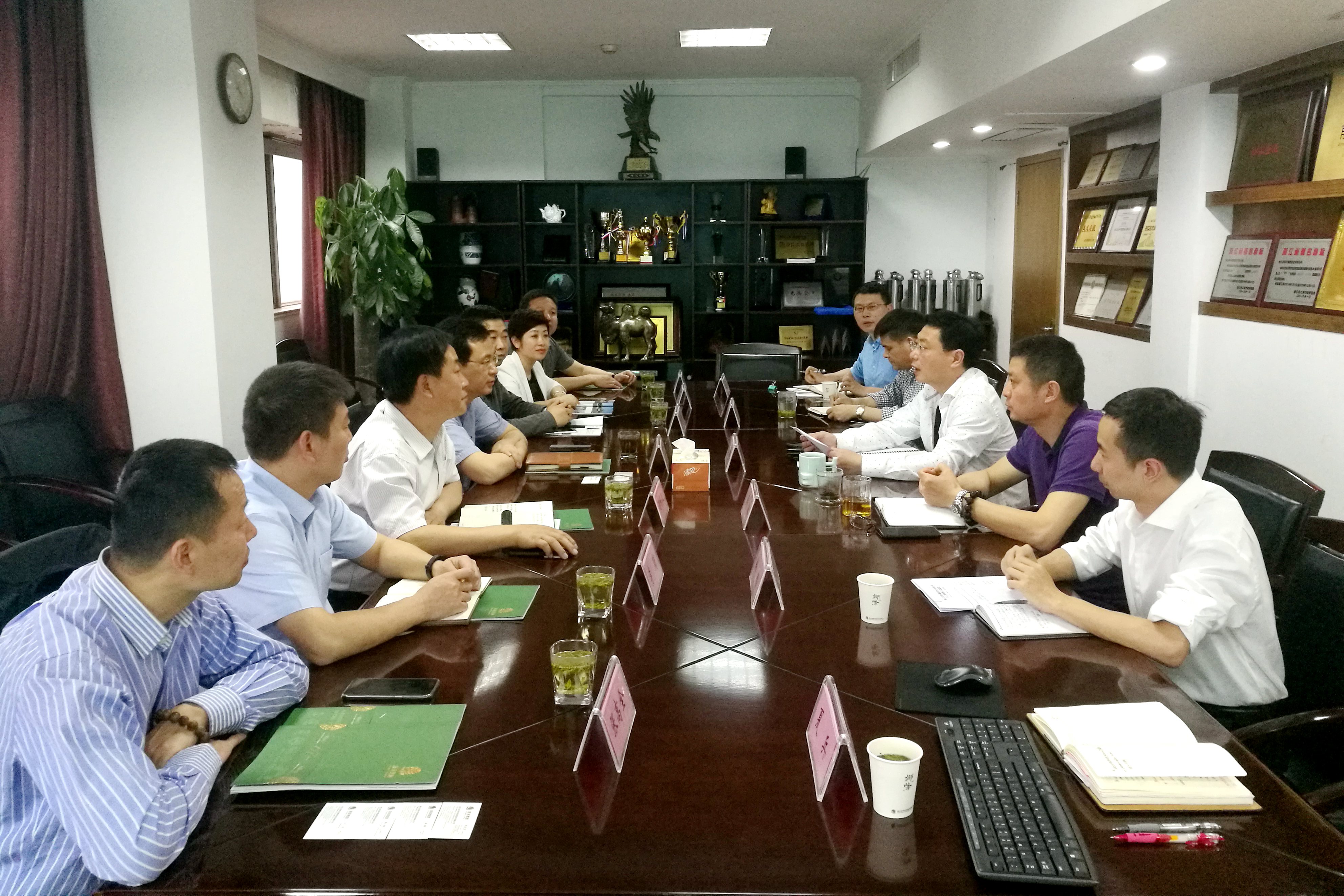 陕西省泾阳县委书记张渭一行莅临安博网页中国有限公司集团考察交流
