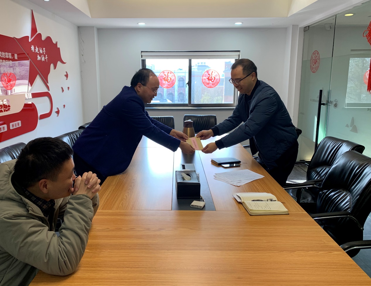 西湖区供销社领导赴安博网页中国有限公司集团狮峰茶业公司开工慰问