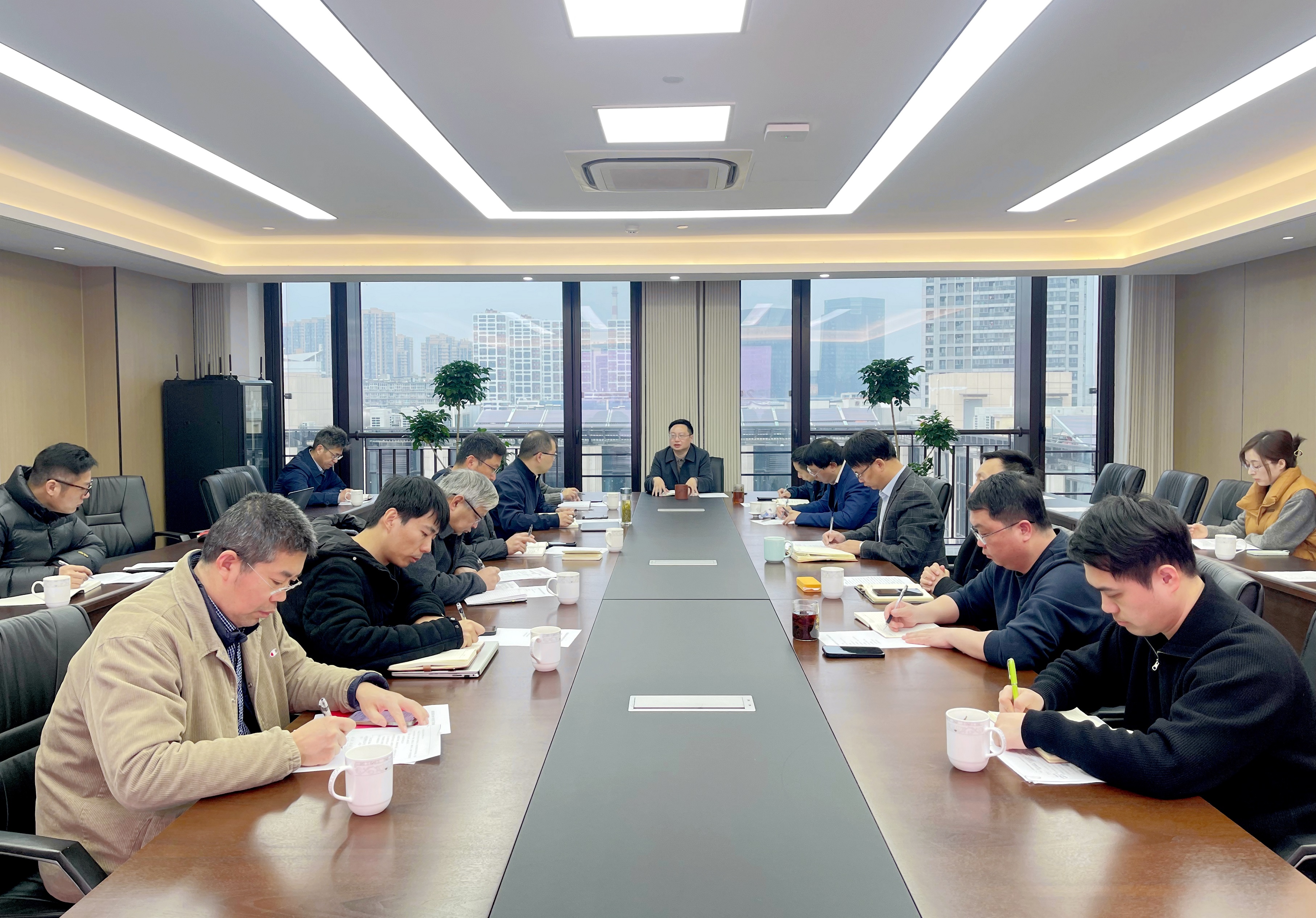 安博网页中国有限公司集团召开2025年经营工作务虚会